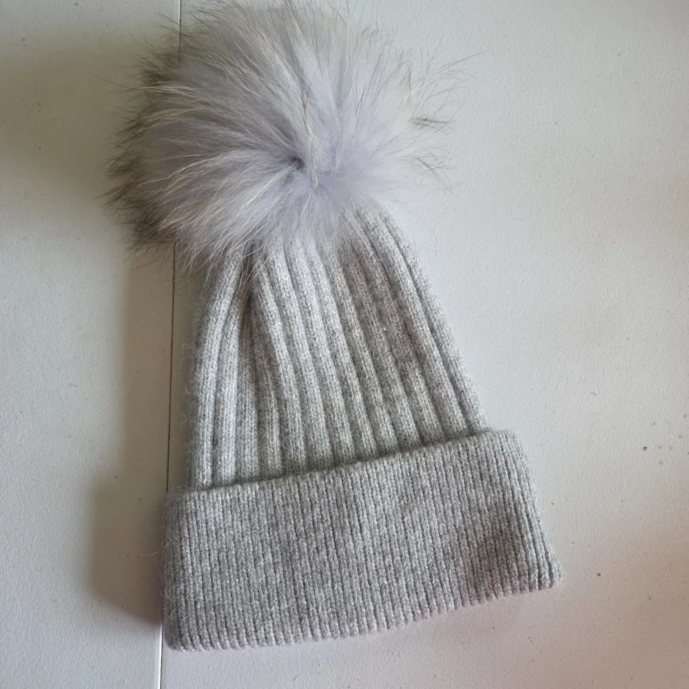 FRR Wool Blend Knit Gray Beanie Hat Genuine Raccoon Fur Pom Pom Winter Warm